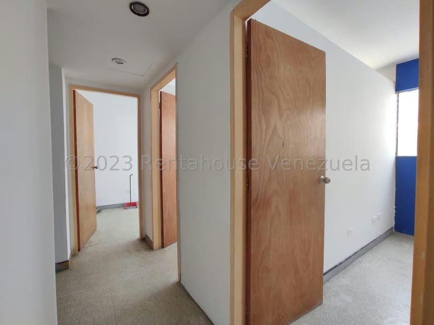 Comercial (Oficina) en Alquiler en El Centro, Aragua - 24