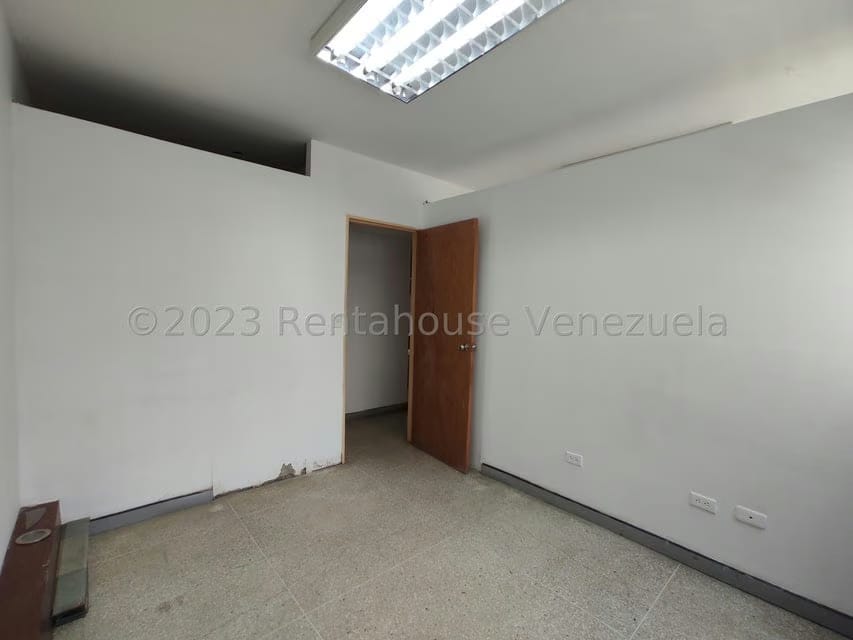 Comercial (Oficina) en Alquiler en El Centro, Aragua - 30