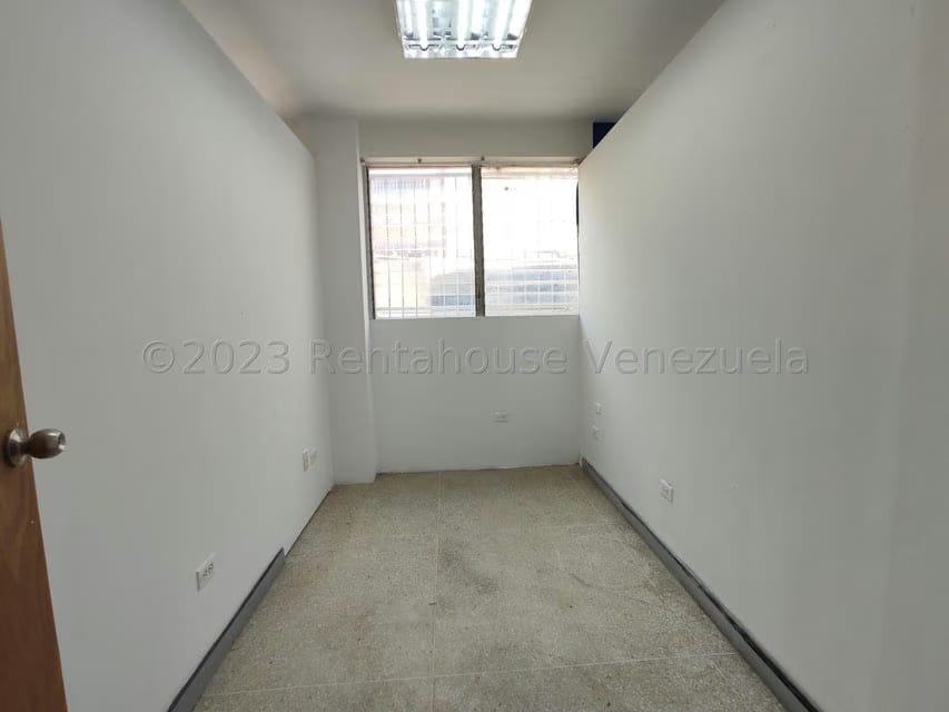 Comercial (Oficina) en Alquiler en El Centro, Aragua - 34