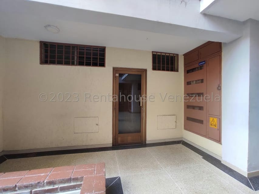 Comercial (Oficina) en Alquiler en El Centro, Aragua - 5