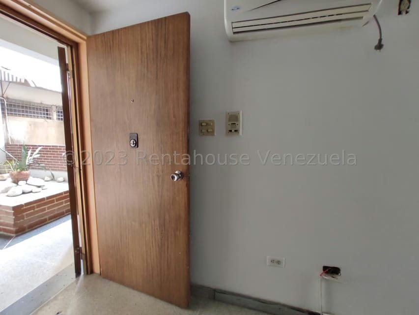 Comercial (Oficina) en Alquiler en El Centro, Aragua - 7