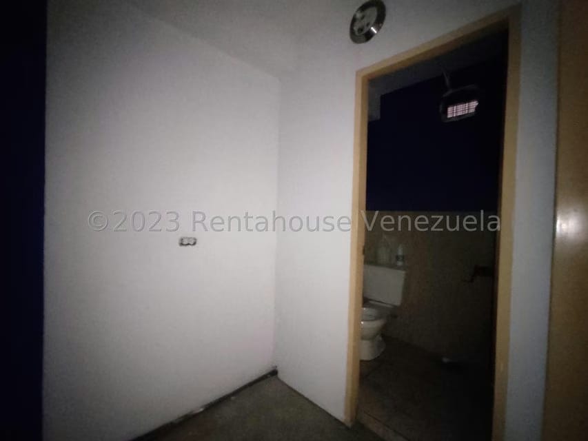 Comercial (Oficina) en Alquiler en El Centro, Aragua - 9