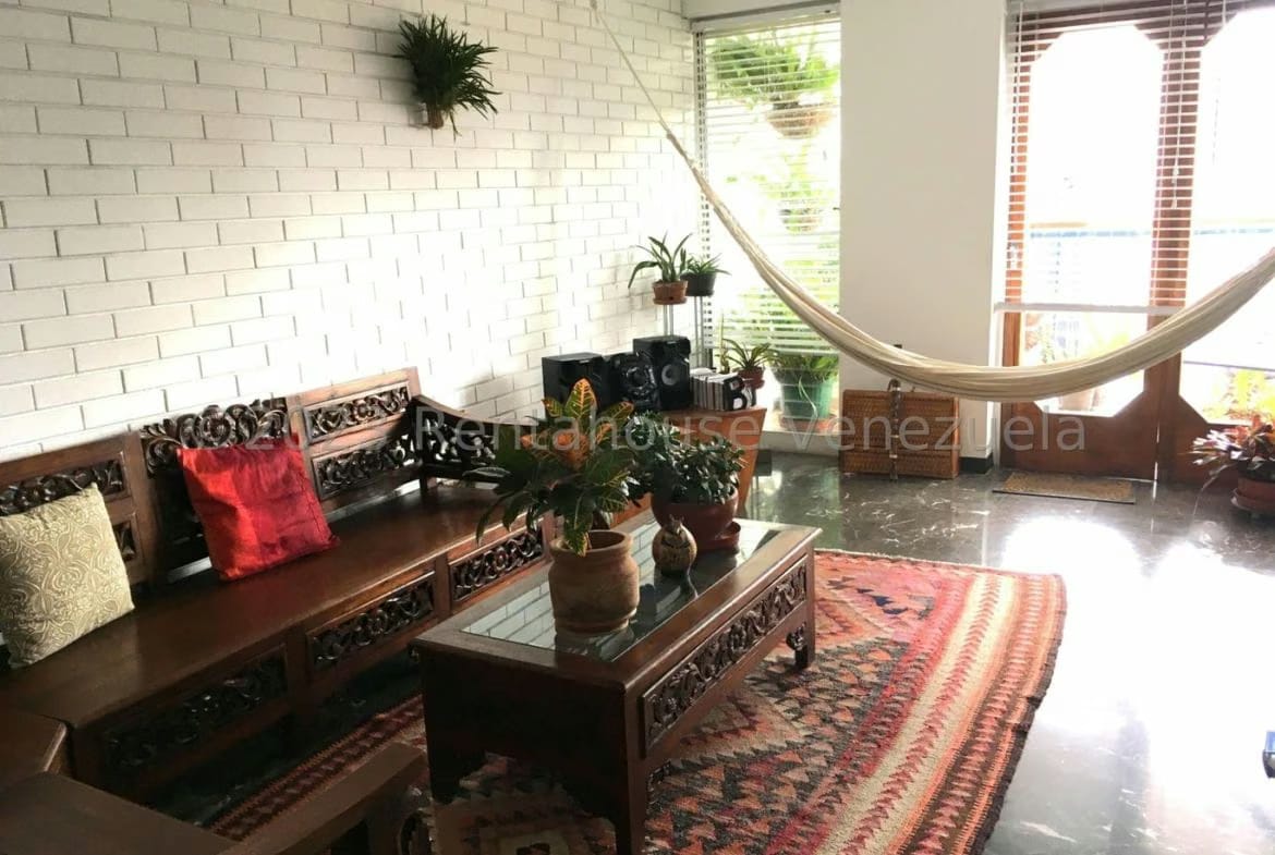 APARTAMENTO EN VENTA SELENE MARIN MLS#23-3195 - 2