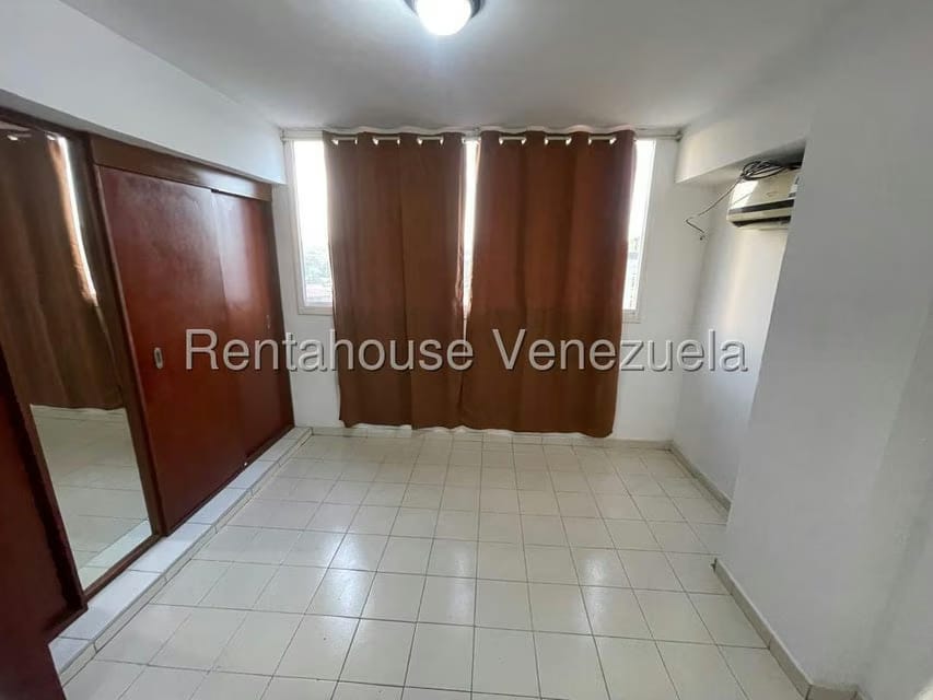 Apartamento (1 Nivel) en Alquiler en Centro, Lara - 11