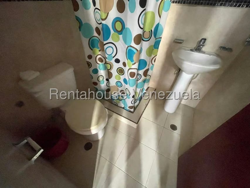 Apartamento (1 Nivel) en Alquiler en Centro, Lara - 12
