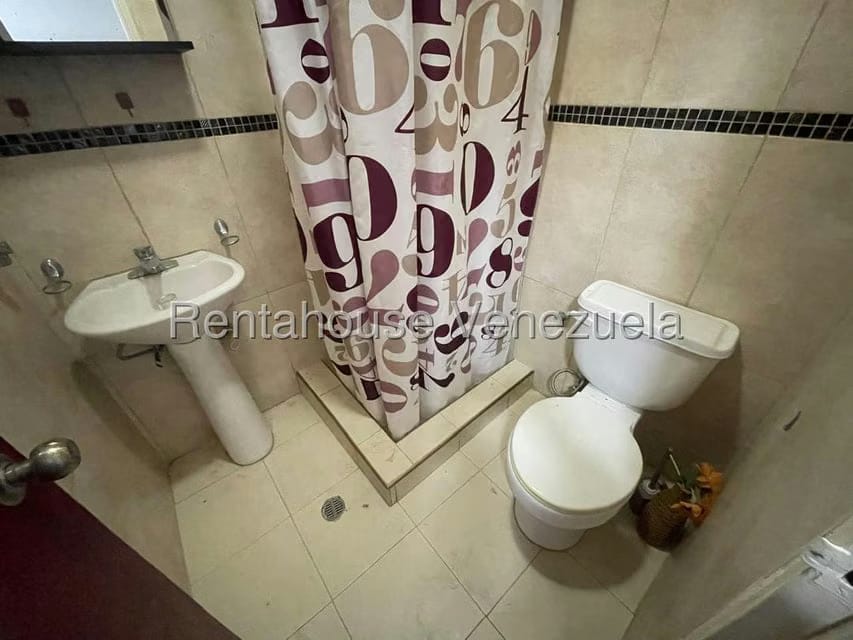 Apartamento (1 Nivel) en Alquiler en Centro, Lara - 15