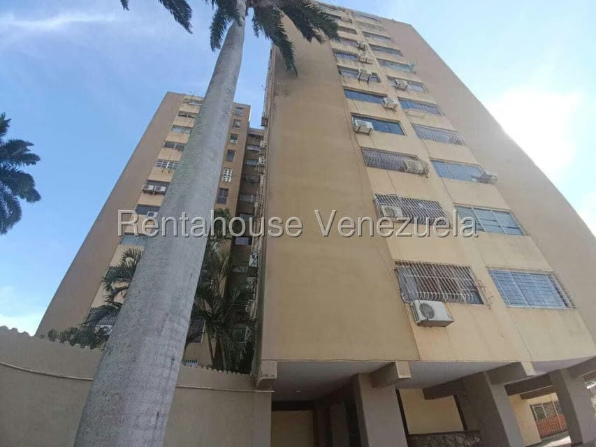 Apartamento (1 Nivel) en Alquiler en Centro, Lara - 23