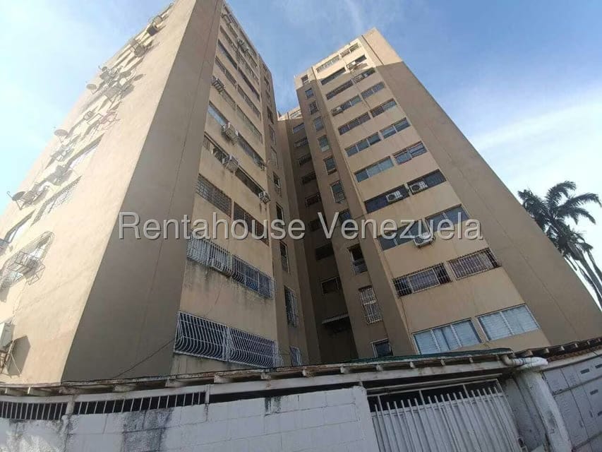 Apartamento (1 Nivel) en Alquiler en Centro, Lara - 24
