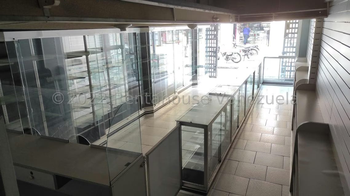 Comercial (Local Comercial) en Venta en Parroquia Catedral, Distrito Metropolitano - 4