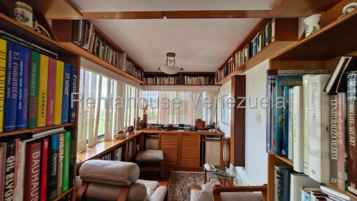 Apartamento (1 Nivel) en Venta en Los Dos Caminos, Distrito Metropolitano - 11