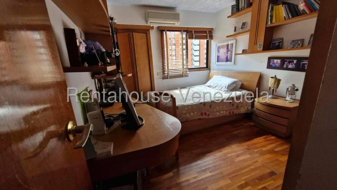 Apartamento (1 Nivel) en Venta en Los Dos Caminos, Distrito Metropolitano - 20