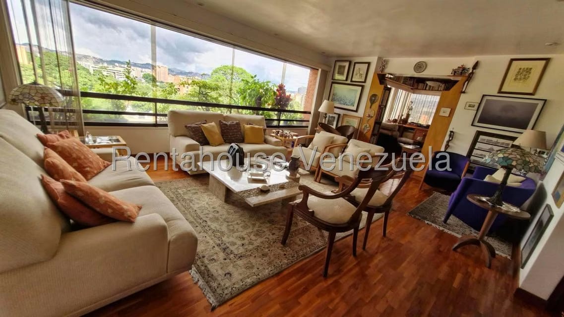 Apartamento (1 Nivel) en Venta en Los Dos Caminos, Distrito Metropolitano - 3