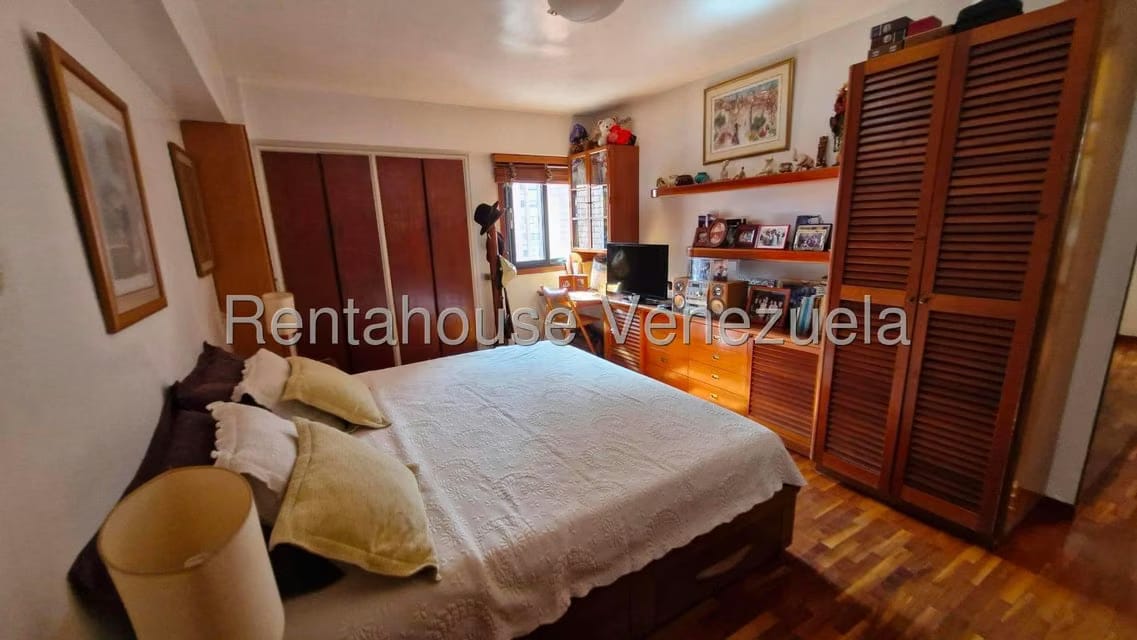 Apartamento (1 Nivel) en Venta en Los Dos Caminos, Distrito Metropolitano - 27