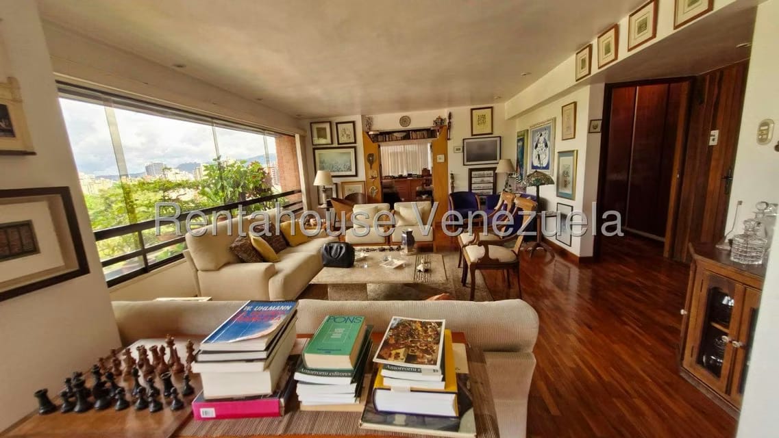 Apartamento (1 Nivel) en Venta en Los Dos Caminos, Distrito Metropolitano - 4