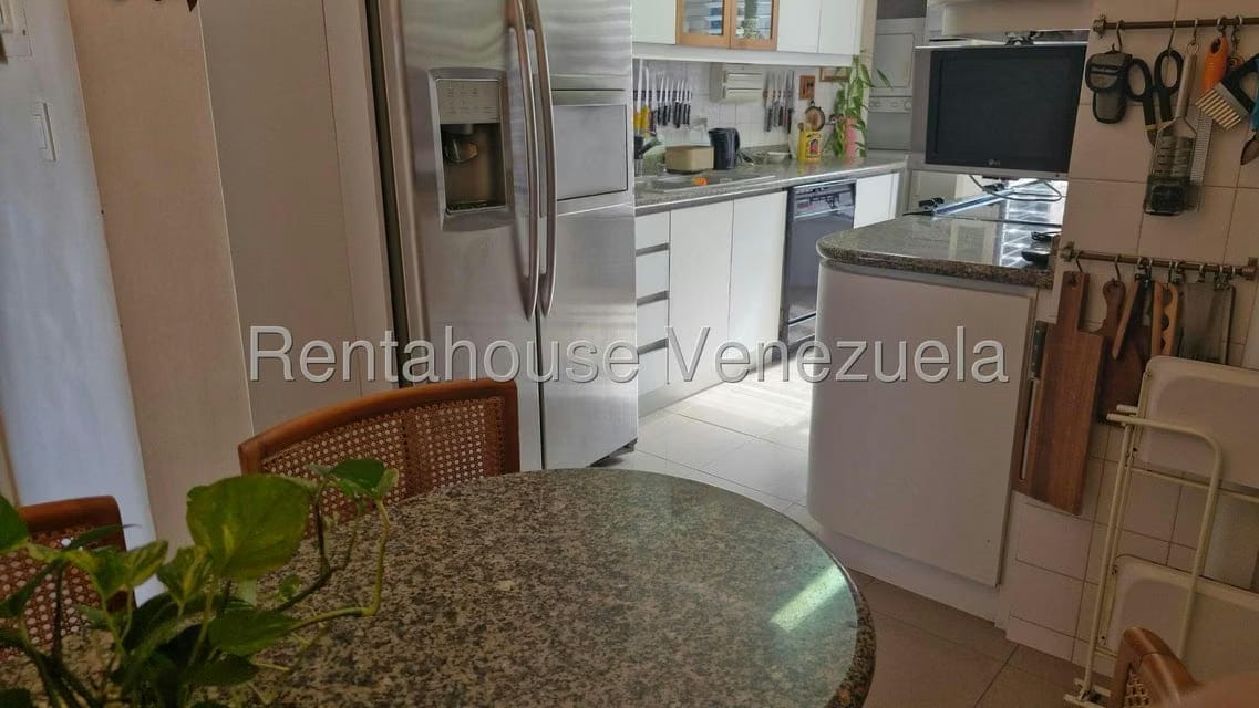 Apartamento (1 Nivel) en Venta en Los Dos Caminos, Distrito Metropolitano - 33