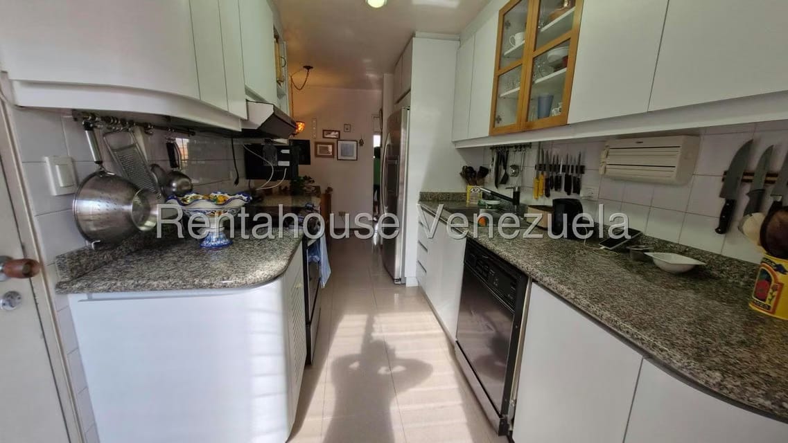 Apartamento (1 Nivel) en Venta en Los Dos Caminos, Distrito Metropolitano - 38
