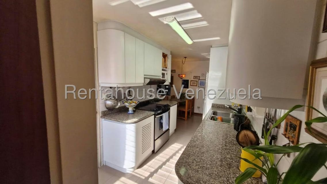 Apartamento (1 Nivel) en Venta en Los Dos Caminos, Distrito Metropolitano - 40