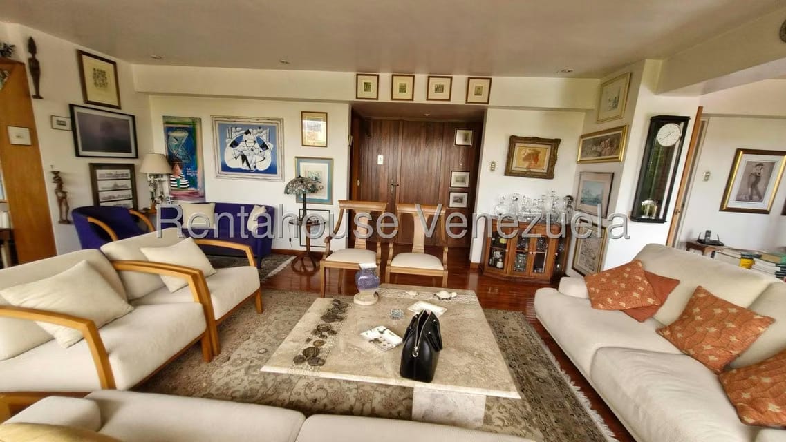 Apartamento (1 Nivel) en Venta en Los Dos Caminos, Distrito Metropolitano - 7