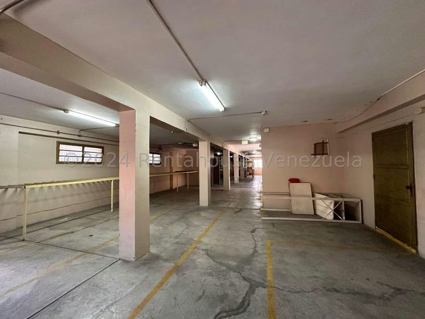 Comercial (Edificio) en Venta en El Limon, Aragua - 32