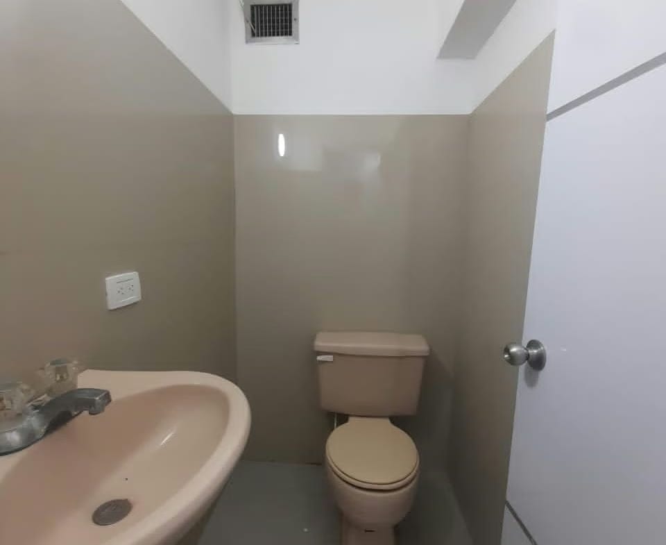 HERMOSO APARTAMENTO REMODELADO EN LA TRIGALEÑA - 9