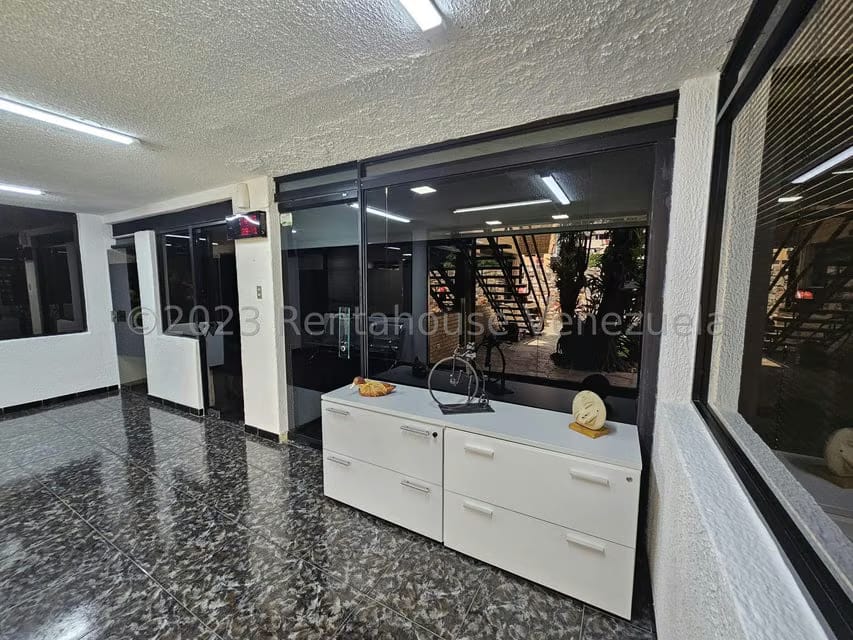 Comercial (Oficina) en Alquiler en Colinas de Bello Monte, Distrito Metropolitano - 9