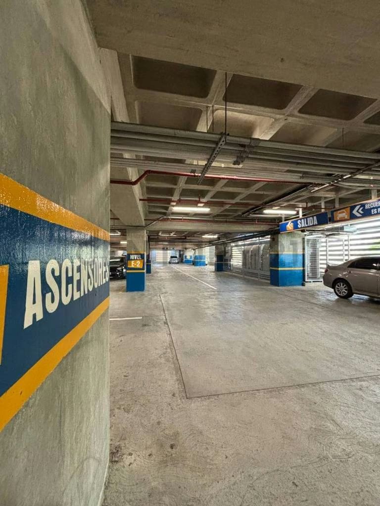 VENTA DE OFICINAS (OBRA GRIS) EN TORRE LUXOR. LAS MERCEDES, CARACAS. - 5