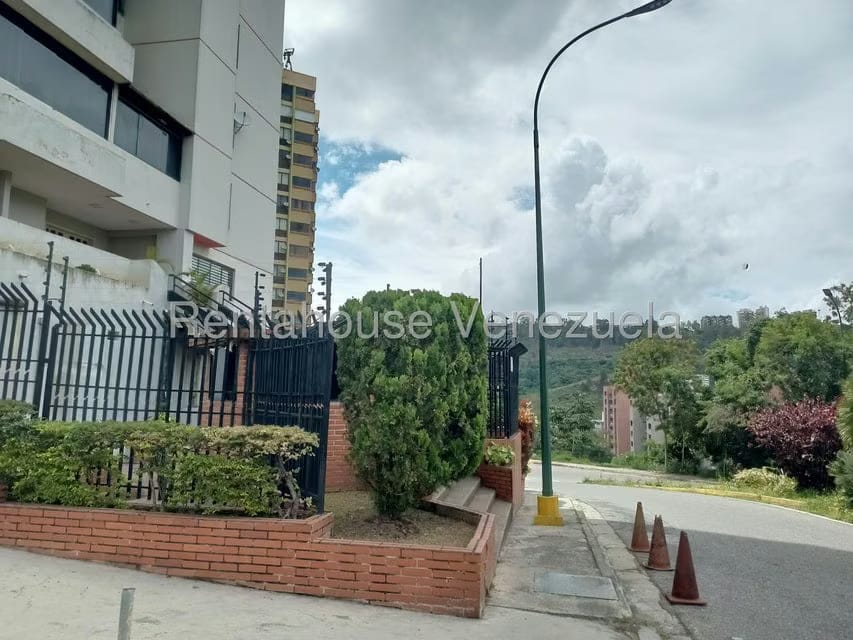 Apartamento (Duplex) en Alquiler en Guaicay, Distrito Metropolitano - 2