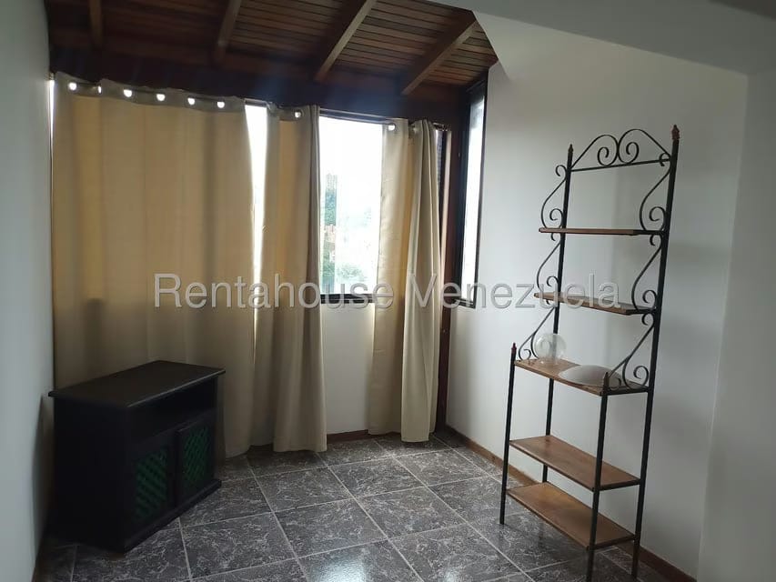 Apartamento (Duplex) en Alquiler en Guaicay, Distrito Metropolitano - 27