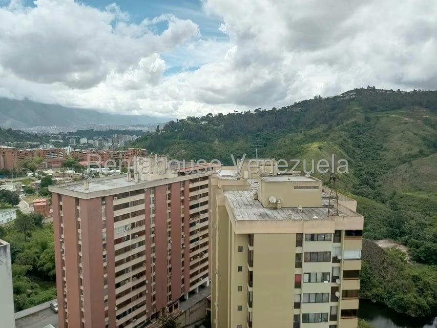 Apartamento (Duplex) en Alquiler en Guaicay, Distrito Metropolitano - 29