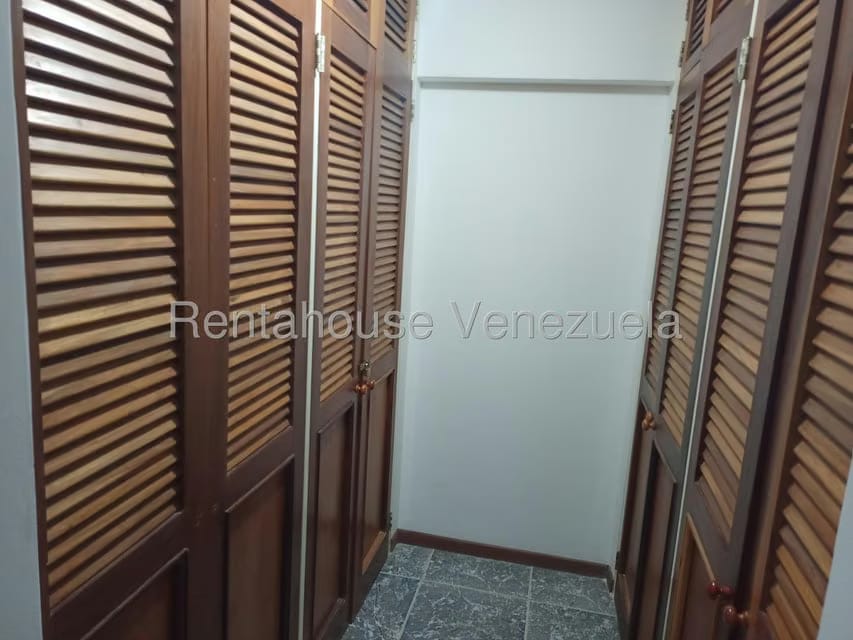 Apartamento (Duplex) en Alquiler en Guaicay, Distrito Metropolitano - 32