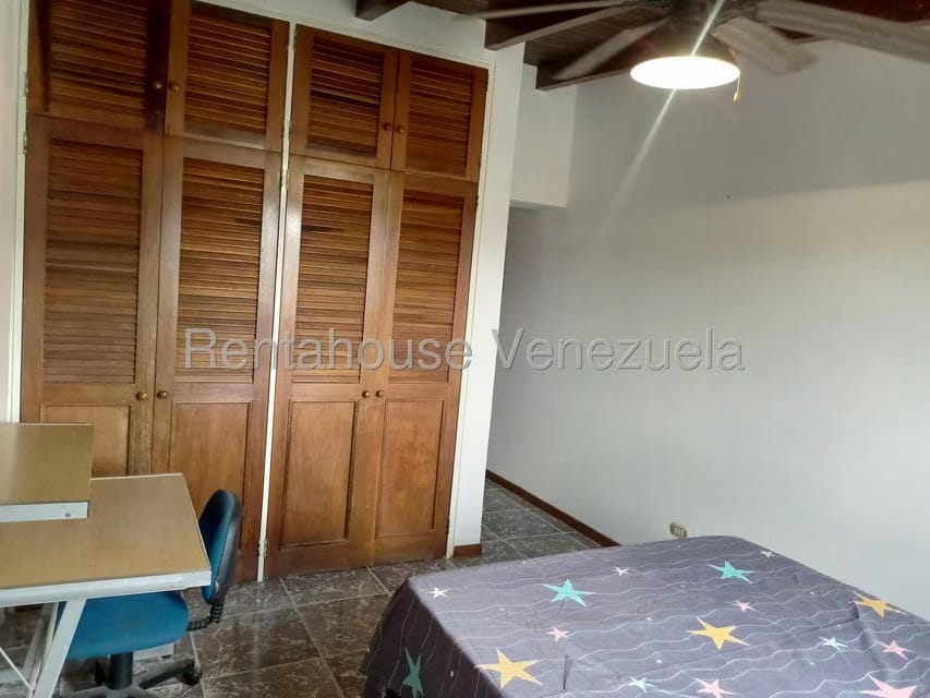 Apartamento (Duplex) en Alquiler en Guaicay, Distrito Metropolitano - 36
