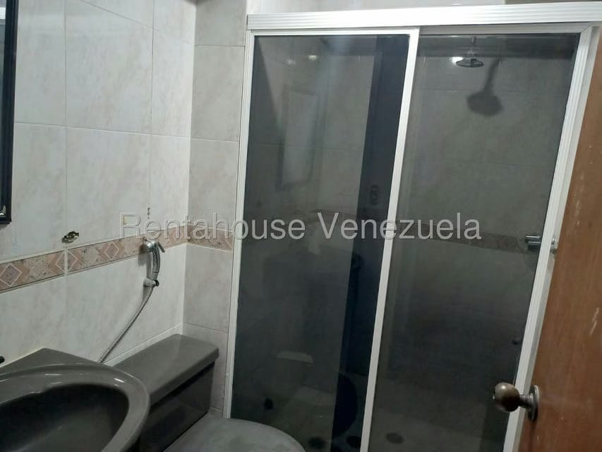 Apartamento (Duplex) en Alquiler en Guaicay, Distrito Metropolitano - 38