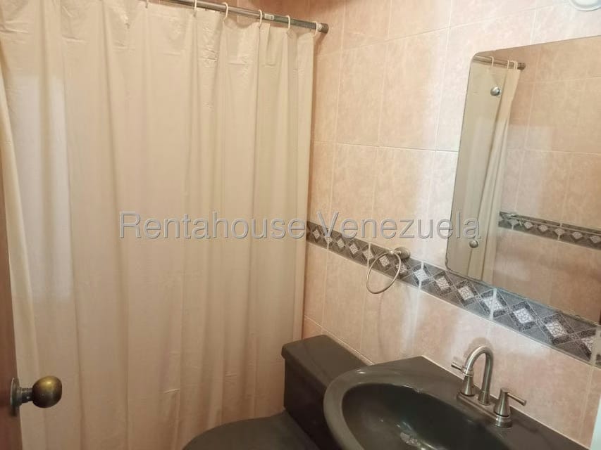 Apartamento (Duplex) en Alquiler en Guaicay, Distrito Metropolitano - 43