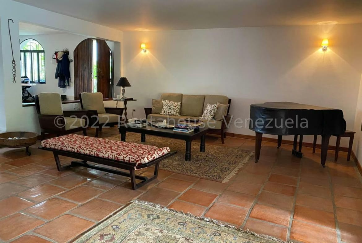 CASA EN VENTA SELENE MARIN – MLS#23-16779 - 2