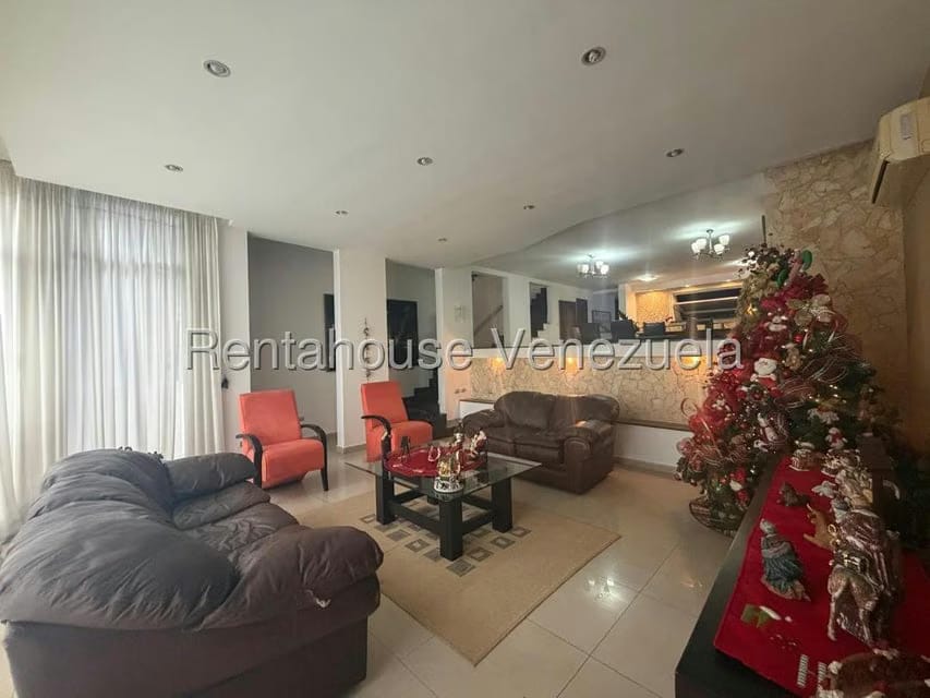 Casa (Duplex) en Venta en Zona Este, Lara - 3