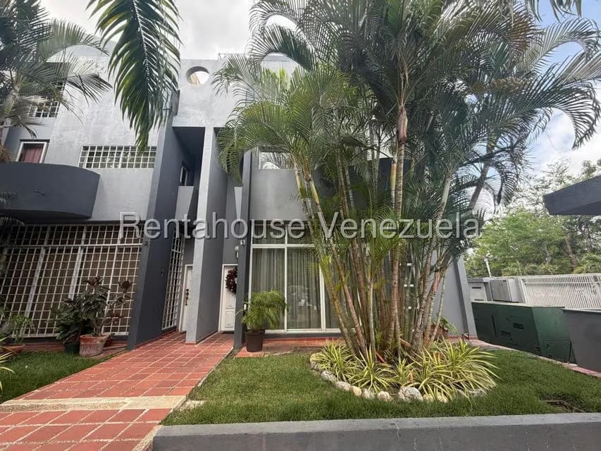 Casa (Duplex) en Venta en Zona Este, Lara - 58
