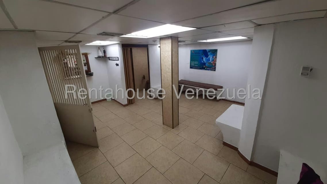 Comercial (Local Comercial) en Alquiler en Petare, Distrito Metropolitano - 3