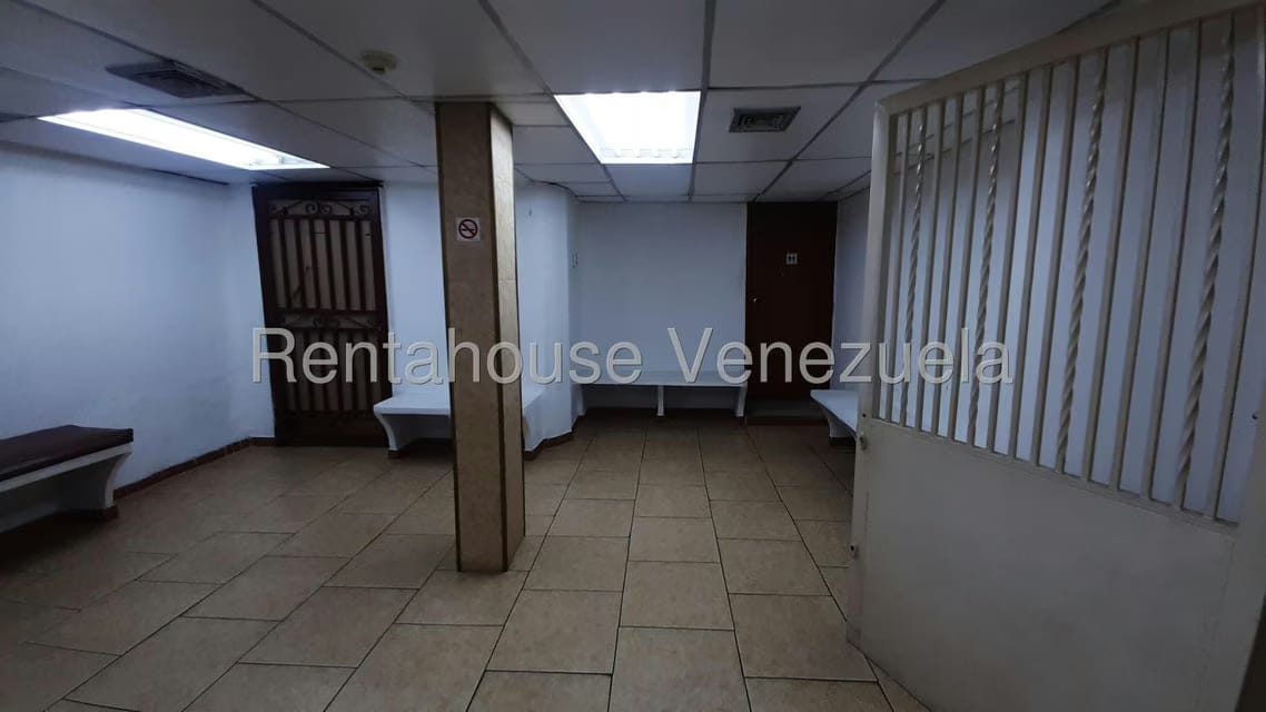 Comercial (Local Comercial) en Alquiler en Petare, Distrito Metropolitano - 5