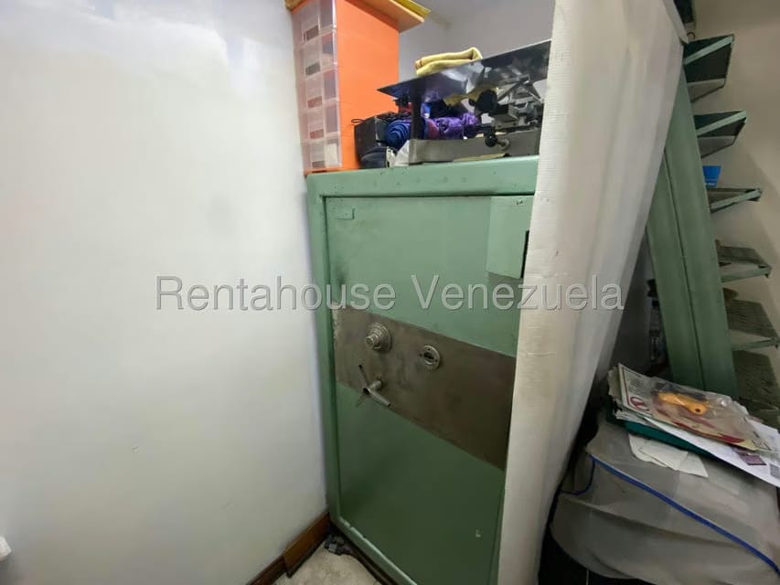 Comercial (Local Comercial) en Alquiler en El Paraiso, Distrito Metropolitano - 13