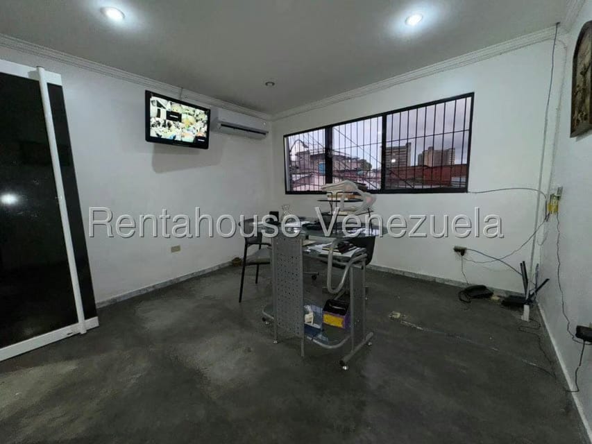 Comercial (Galpon - Deposito) en Venta en Catia, Distrito Metropolitano - 2