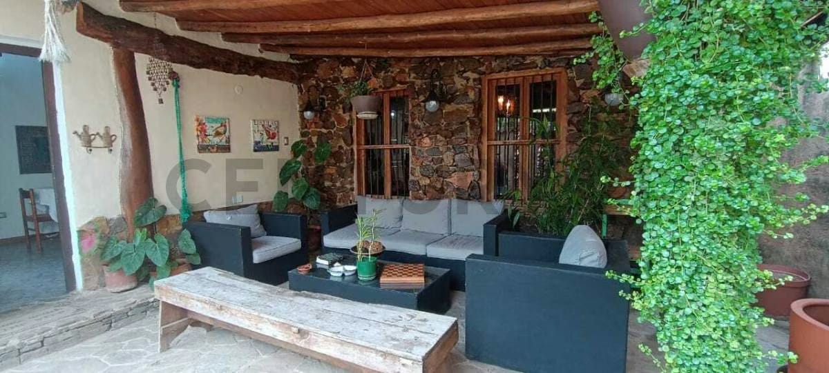 CASA URB. LA GUARINA