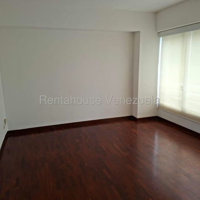 Apartamento (Duplex) en Venta en Colinas de Valle Arriba, Distrito Metropolitano - 12