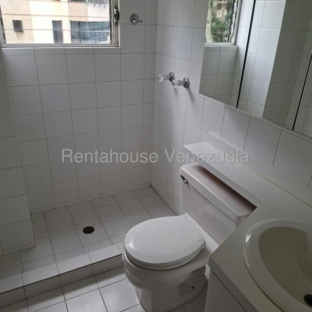 Apartamento (Duplex) en Venta en Colinas de Valle Arriba, Distrito Metropolitano - 13