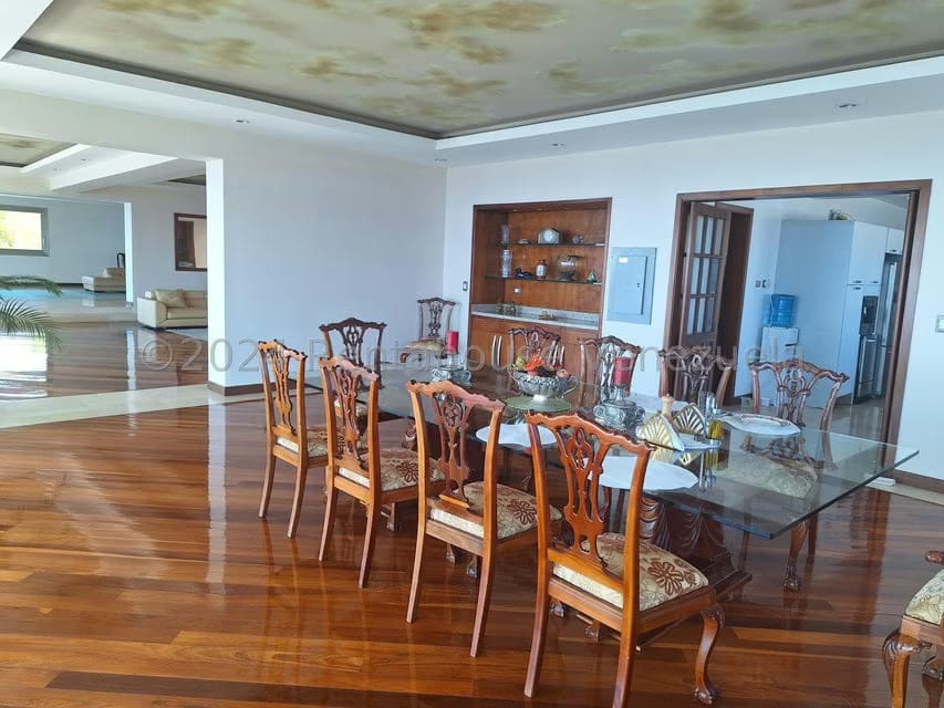 Casa (Multipes Niveles) en Venta en Alto Hatillo, Distrito Metropolitano - 16