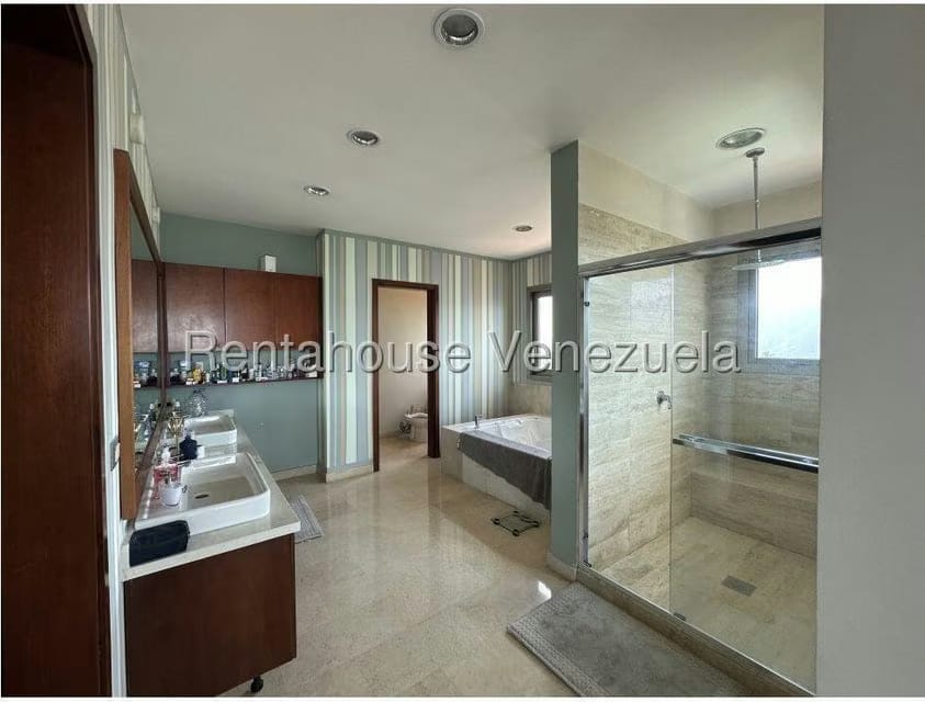 Casa (Multipes Niveles) en Venta en Alto Hatillo, Distrito Metropolitano - 30