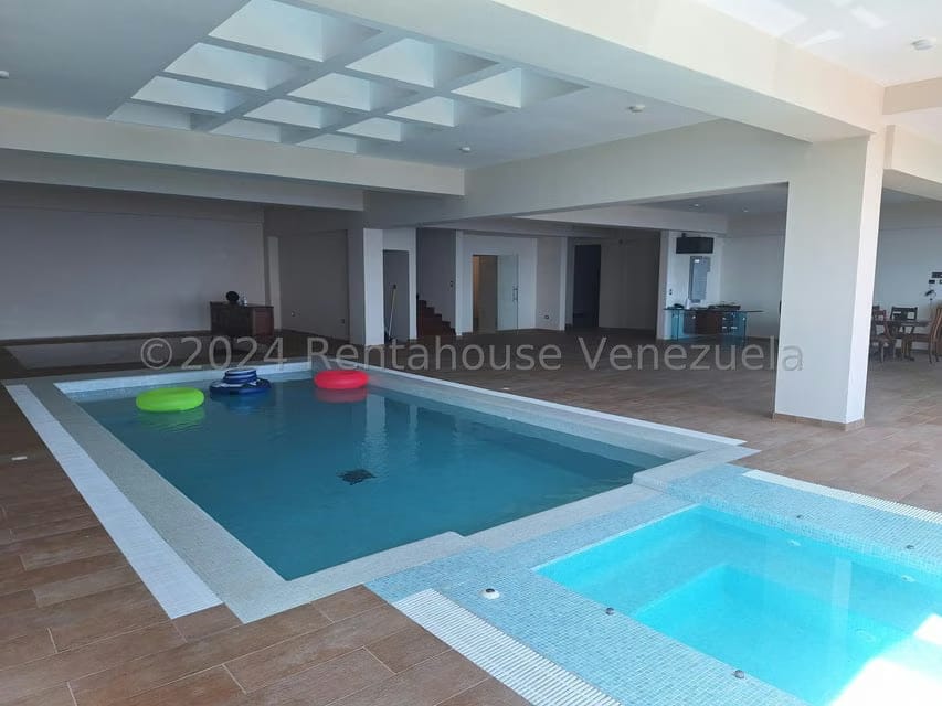 Casa (Multipes Niveles) en Venta en Alto Hatillo, Distrito Metropolitano - 34