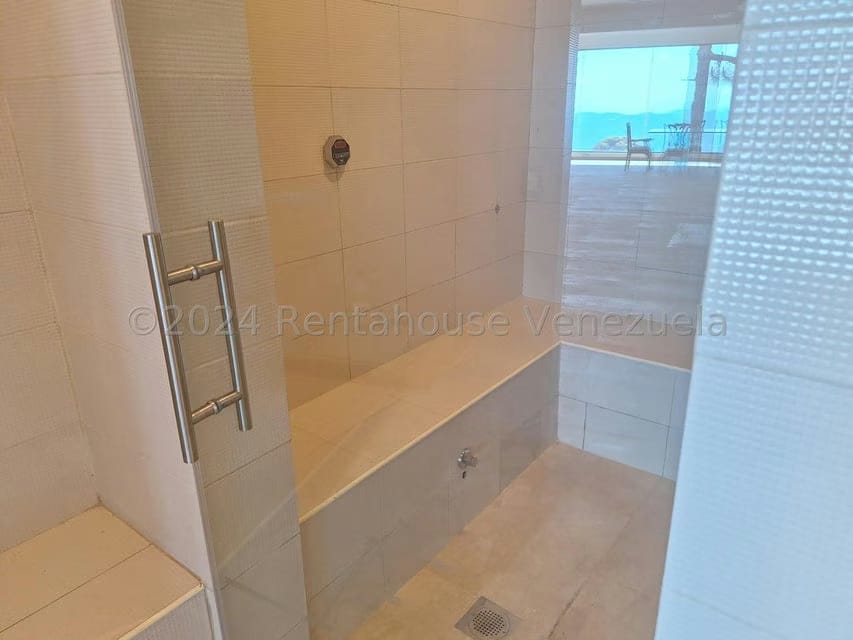 Casa (Multipes Niveles) en Venta en Alto Hatillo, Distrito Metropolitano - 38