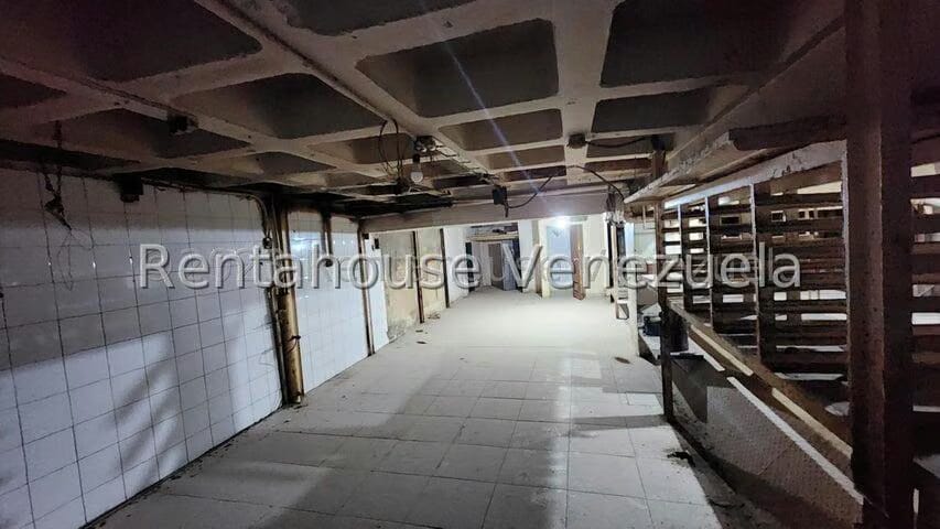 Comercial (Local Comercial) en Venta en Los Chaguaramos, Distrito Metropolitano - 5