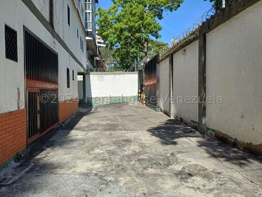 Comercial (Posada) en Venta en La Florida, Distrito Metropolitano - 2
