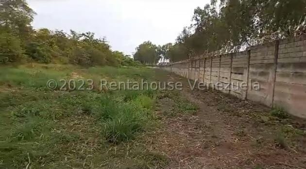 Terreno (Industrial) en Venta en Zona Industrial, Zulia